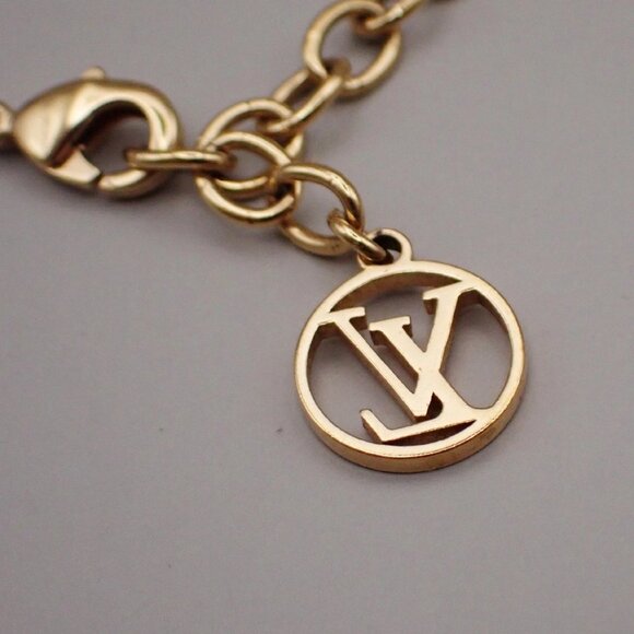LOUIS VUITTON Logo LV & Me Chain Bracelet " S " Gold-Plated Italy M67176 65RL395 - Picture 6 of 16